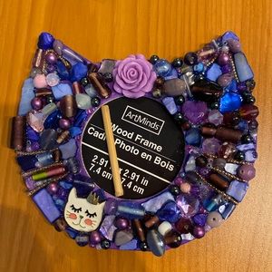 Beaded cat photo frame